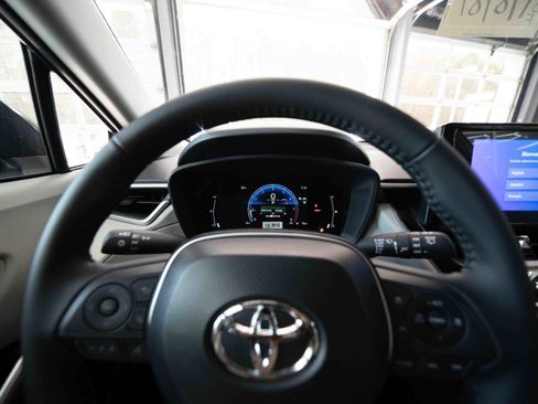 New 2026 Toyota Corolla Cross LE image 15