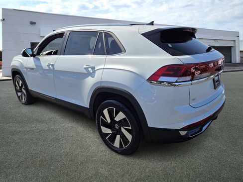 New 2026 Volkswagen Atlas Cross Sport SE FWD image 4