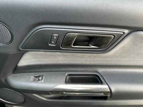 Used 2019 Ford Mustang Shelby GT350 w/ Technology Package image 20