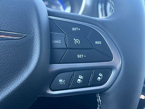 New 2026 Chrysler Pacifica Select image 10