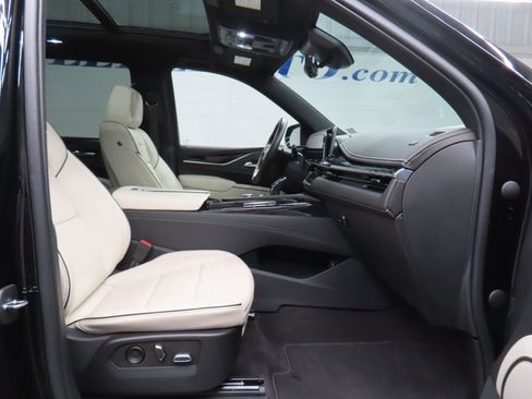 Used 2022 Cadillac Escalade ESV Sport w/ Touring Package AWD/4WD image 39