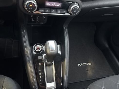 Used 2020 Nissan Kicks SV w/ Exterior Package image 18