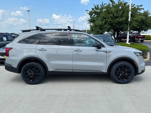 Used 2023 Kia Sorento S w/ Panoramic Sunroof Package AWD/4WD image 2