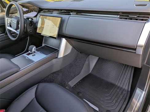 New 2026 Land Rover Range Rover Long Wheelbase SE image 19