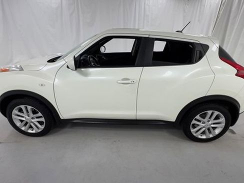 Used 2011 Nissan Juke SV FWD image 6