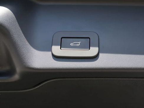 Certified 2026 Land Rover Range Rover Evoque Dynamic SE AWD/4WD image 16