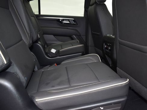 New 2025 Chevrolet Suburban Premier image 21