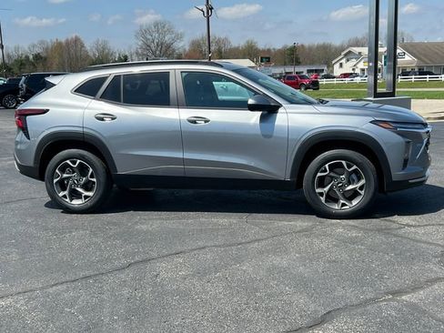 New 2026 Chevrolet Trax LT FWD image 39