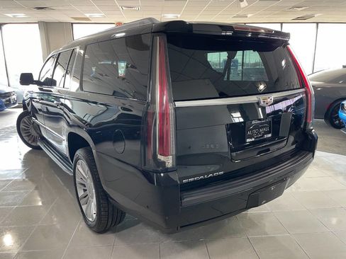 Used 2018 Cadillac Escalade ESV Luxury image 5