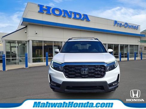 Used 2023 Honda Passport EX-L image 2