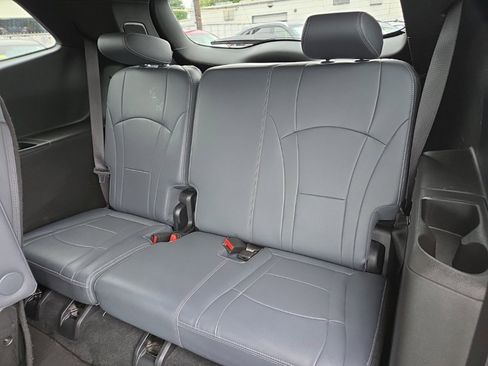 Used 2024 Buick Enclave Premium image 15