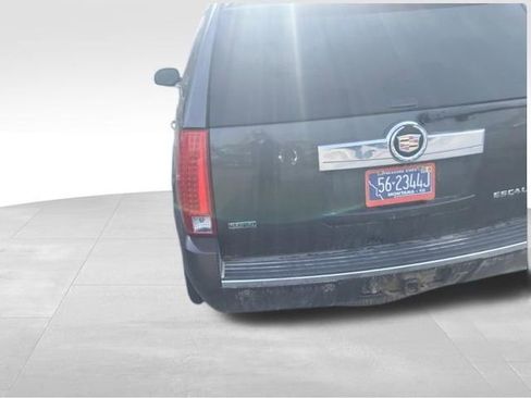 Used 2010 Cadillac Escalade Premium AWD/4WD image 15