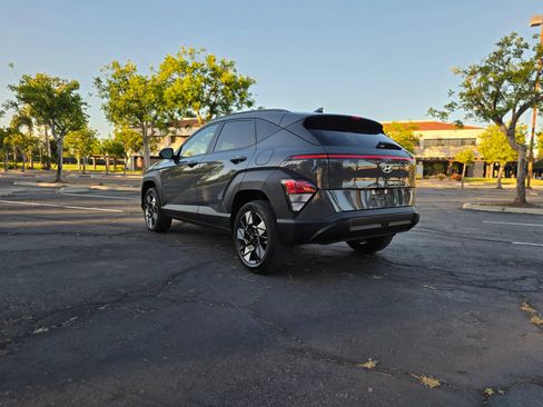 Used 2025 Hyundai Kona SEL AWD/4WD image 6