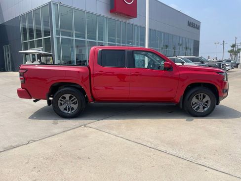 Certified 2025 Nissan Frontier SV RWD image 2
