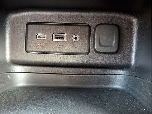 Used 2024 Chevrolet Equinox LT AWD/4WD image 21