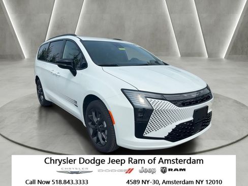 New 2027 Chrysler Pacifica Select AWD/4WD image 1
