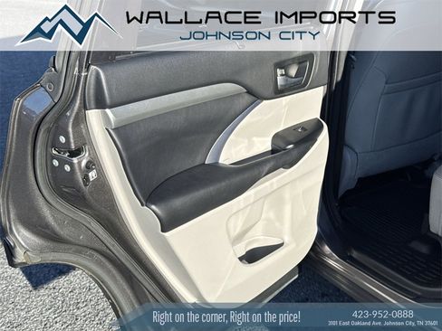 Used 2016 Toyota Highlander XLE image 38
