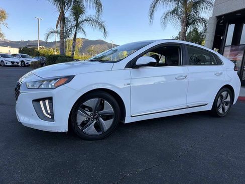 Used 2020 Hyundai Ioniq Limited FWD image 10