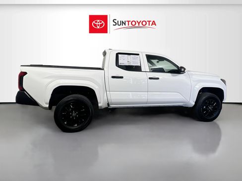 Used 2025 Toyota Tacoma SR AWD/4WD image 2