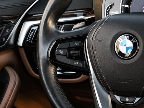 Used 2018 BMW 540i xDrive image 16