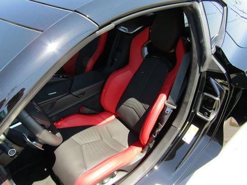 Used 2020 Chevrolet Corvette Stingray Premium Cpe w/ 3LT Preferred Equipment Group image 9