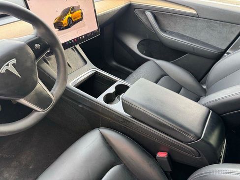 Used 2023 Tesla Model Y Long Range image 27