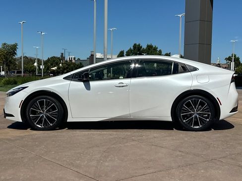 Certified 2023 Toyota Prius XLE FWD image 8