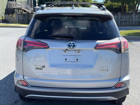 Used 2018 Toyota RAV4 XLE AWD/4WD image 7