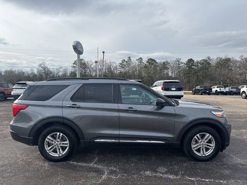Used 2023 Ford Explorer XLT RWD image 24