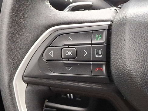 Used 2023 Jeep Grand Cherokee Laredo w/ Luxury Tech Group I image 21