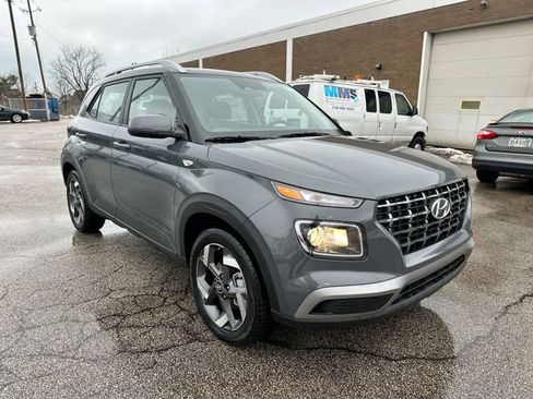 New 2025 Hyundai Venue SEL image 11