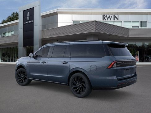 New 2026 Lincoln Navigator L Reserve AWD/4WD image 3