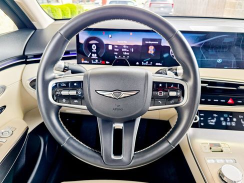 Used 2026 Genesis GV70 2.5T Select image 38