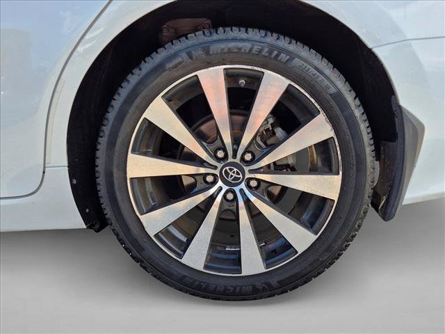 Used 2018 Toyota Camry XLE FWD image 13