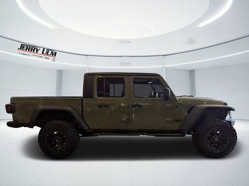 New 2026 Jeep Gladiator Sport AWD/4WD image 2