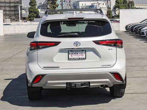 Used 2025 Toyota Highlander Limited image 8