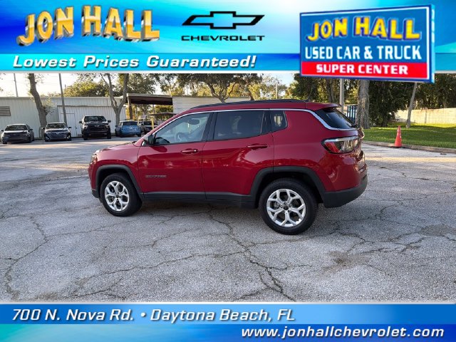 Used 2025 Jeep Compass Latitude AWD/4WD image 5