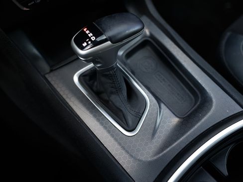 Used 2018 Dodge Charger R/T Scat Pack RWD image 45