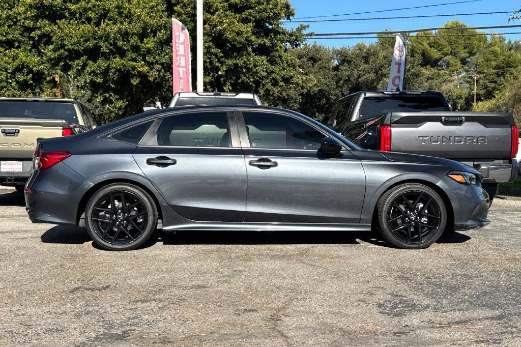 Used 2022 Honda Civic Sport image 2