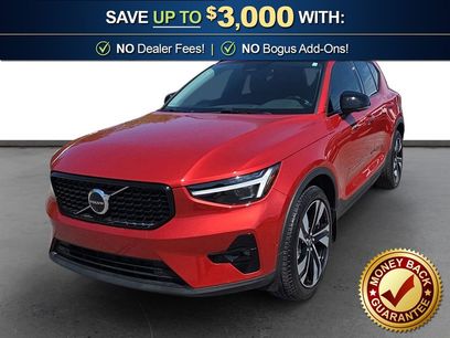 Used 2025 Volvo XC40 B5 Ultra w/ Climate Package