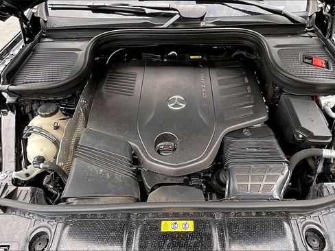 Used 2024 Mercedes-Benz GLS 450 4MATIC image 31