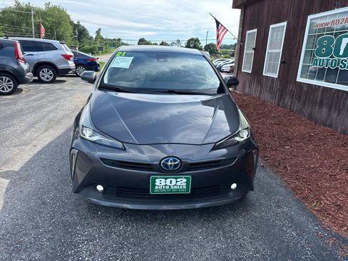 Used 2021 Toyota Prius LE AWD/4WD image 2