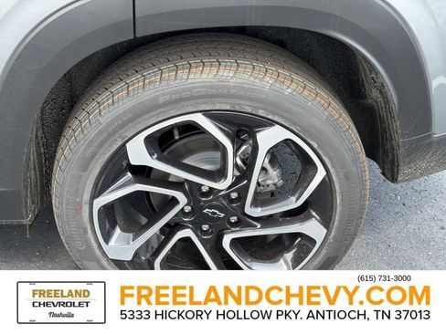 New 2026 Chevrolet Trax RS w/ Sunroof Package FWD image 8