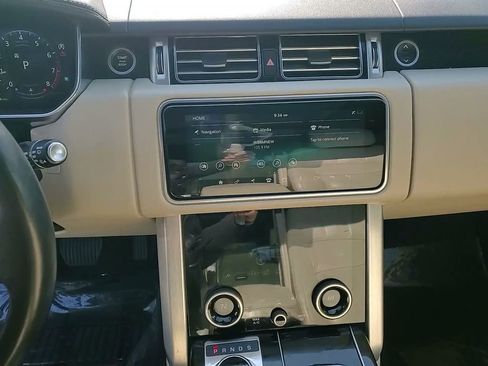 Used 2019 Land Rover Range Rover Supercharged image 9
