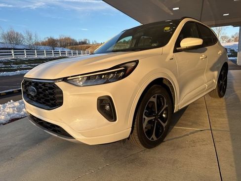 Used 2023 Ford Escape ST-Line Select w/ Tech Pack #2 image 4