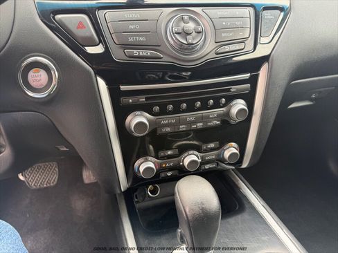 Used 2016 Nissan Pathfinder SV AWD/4WD image 28