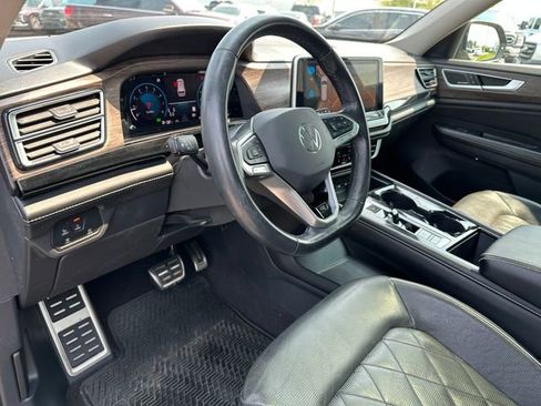 Used 2024 Volkswagen Atlas SEL Premium R-Line image 23