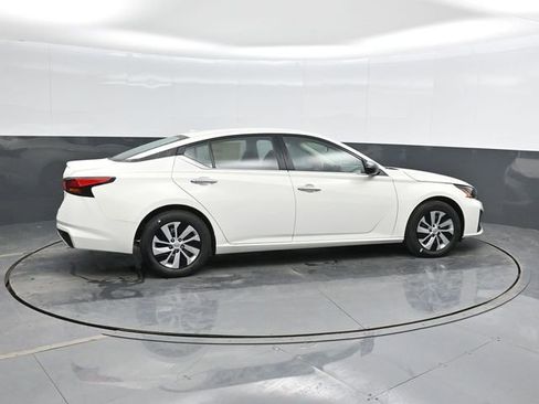 Used 2025 Nissan Altima 2.5 S FWD image 4