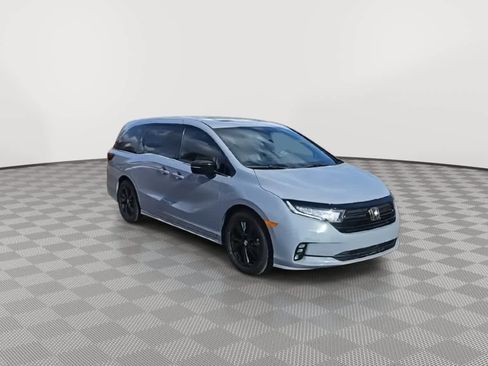 Used 2023 Honda Odyssey Sport image 2