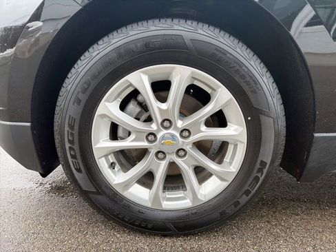 Used 2020 Chevrolet Equinox LT w/ Driver Convenience Package image 9